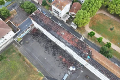 incendie college a cause de panneaux solaires