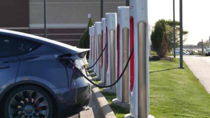 Voiture électrique contre thermique en 2026