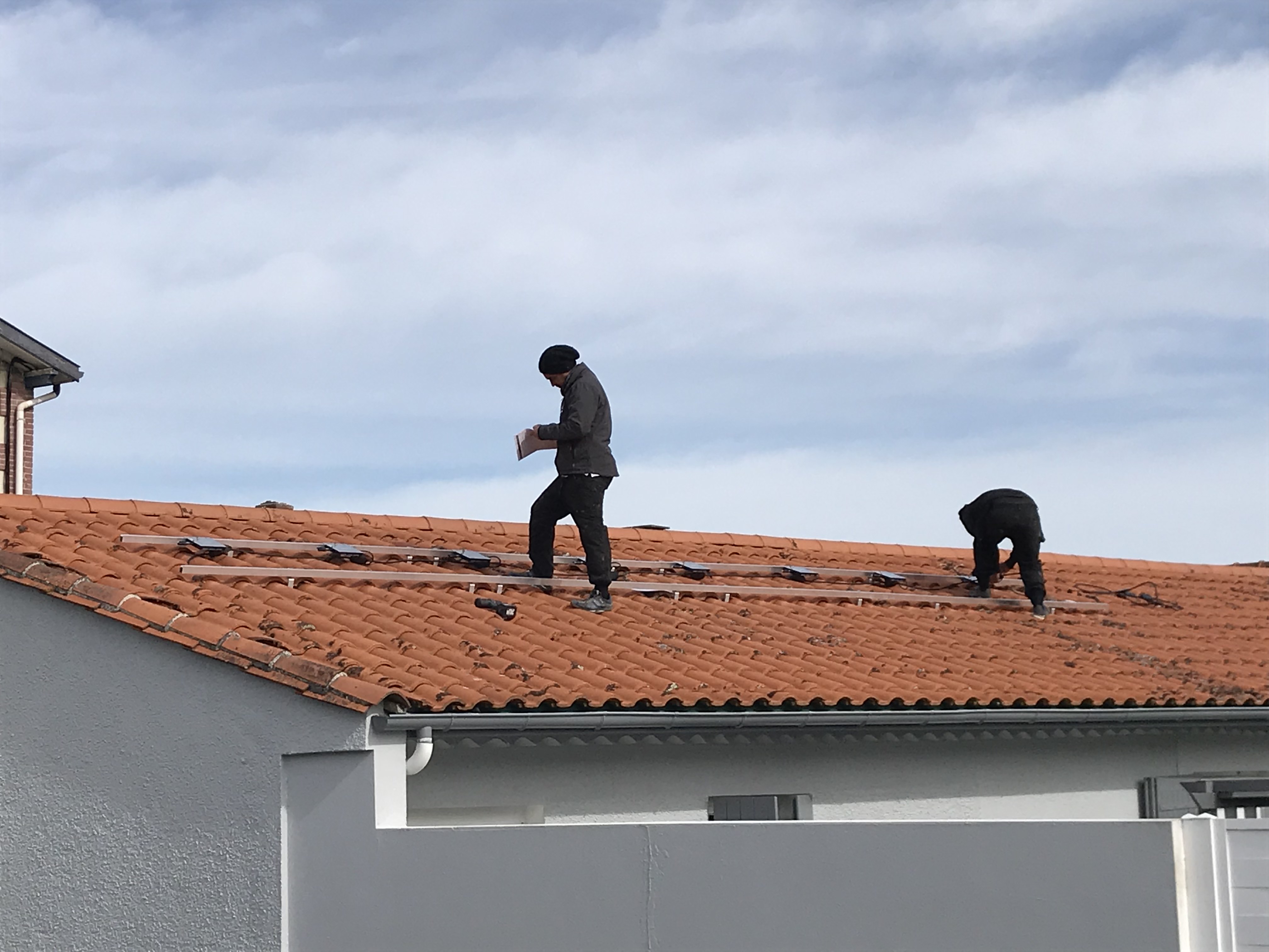 installation en cours 3KWC avec micro-onduleurs en gironde