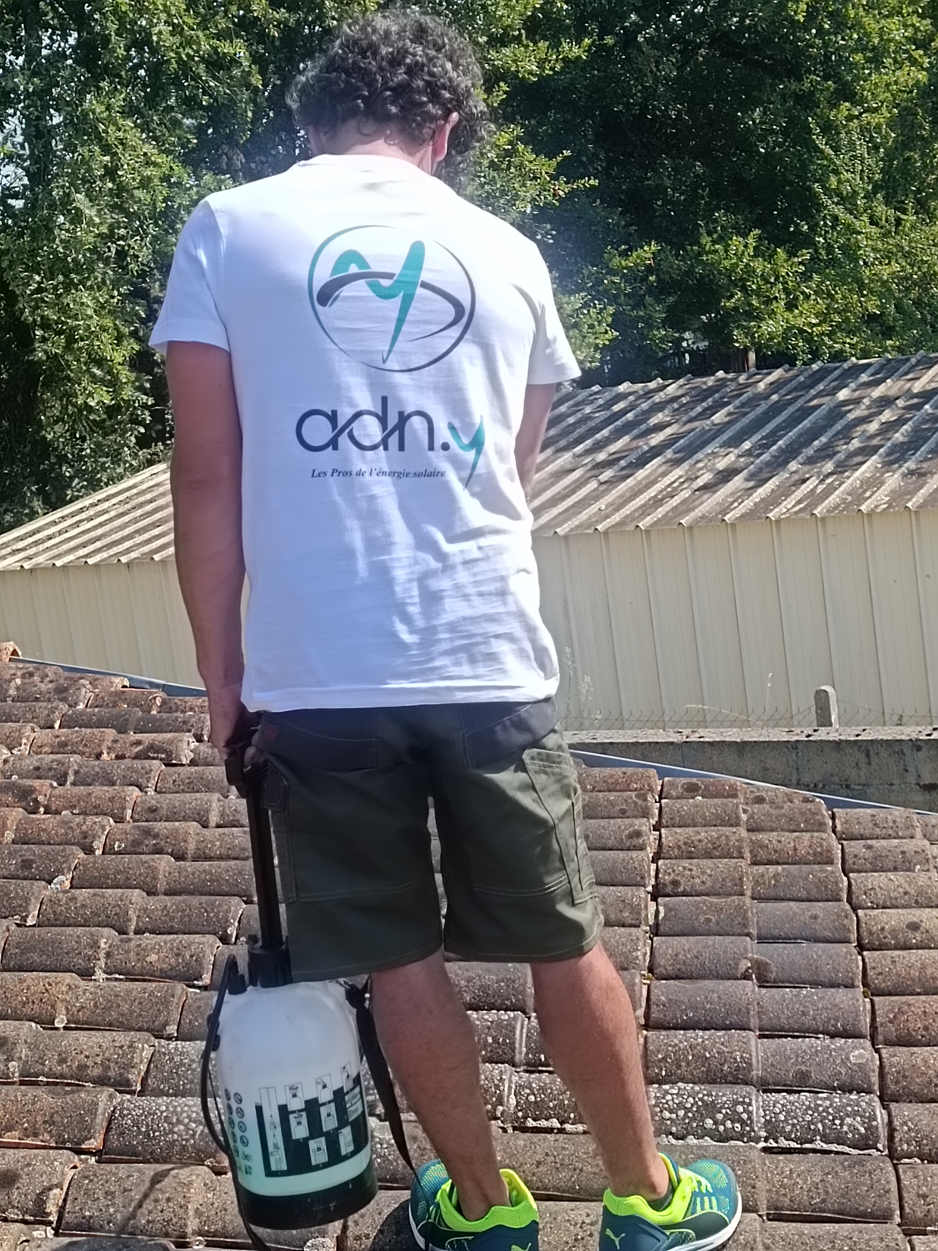 Nettoyage toiture et panneaux photovoltaïques