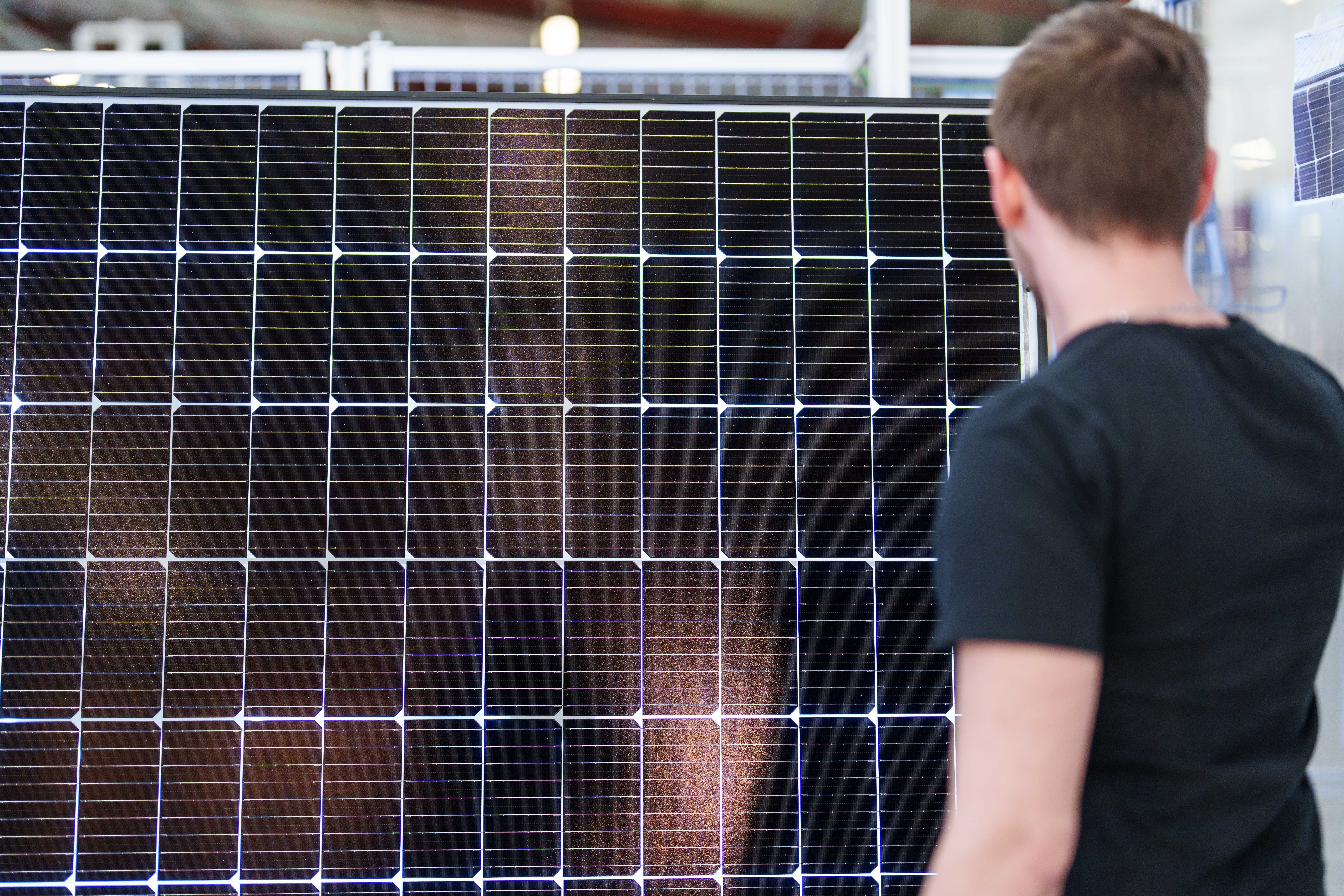 Contrôle des panneaux solaires après fabrication