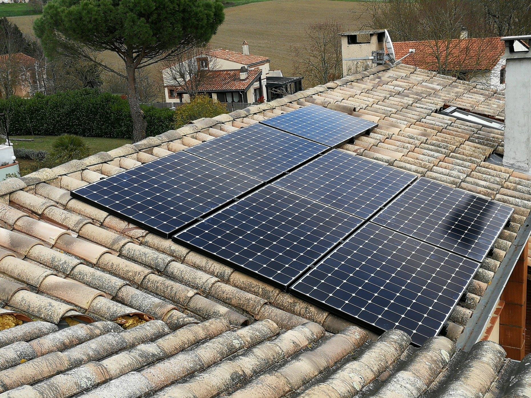 Installation photovoltaïque de 4,8 kWc en ISB (intégration simplifiée au bâti) à Drémil-Lafage (31)