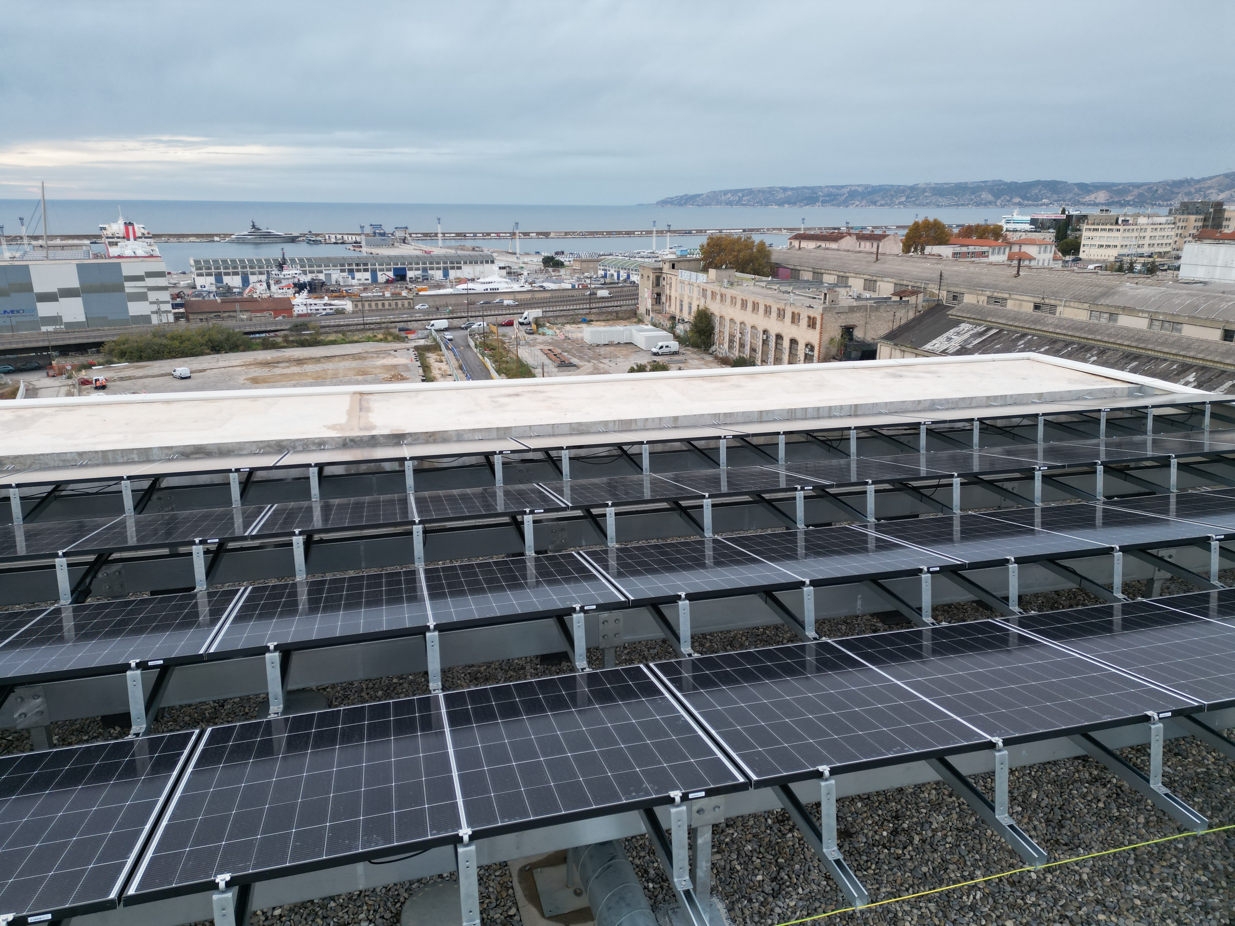 toiture de logements collectifs aux fabriques de Marseille