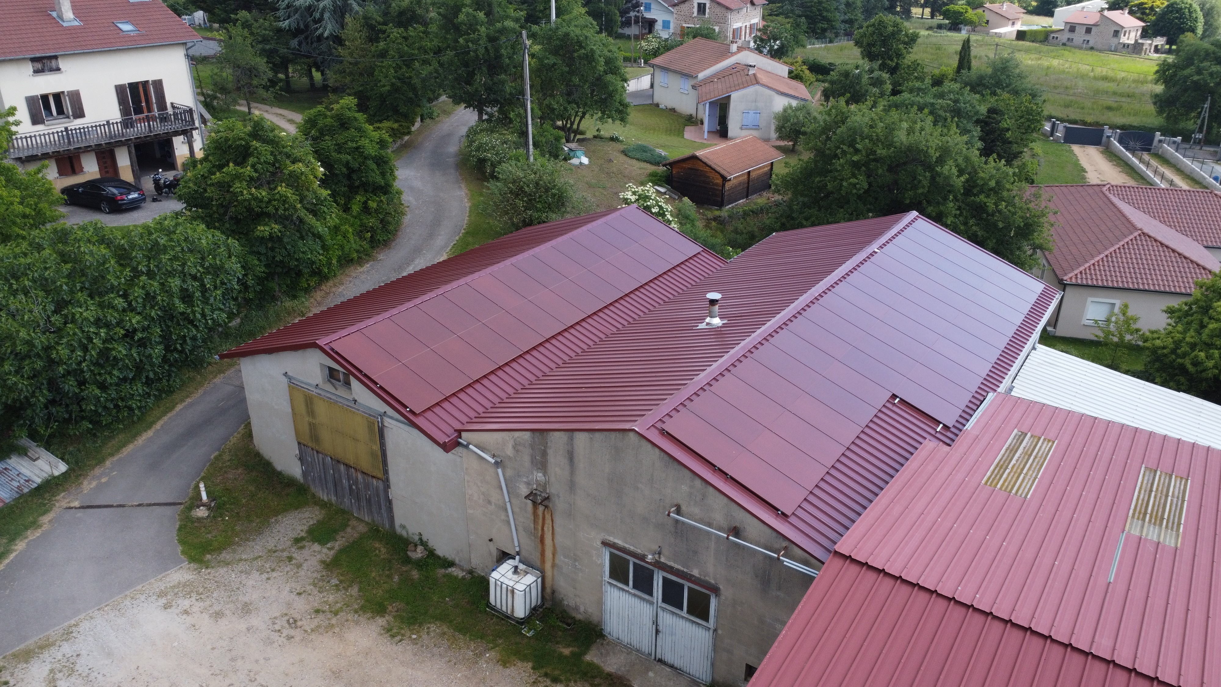 29,52 kWc vente totale bac acier et panneaux rouges pour ABF