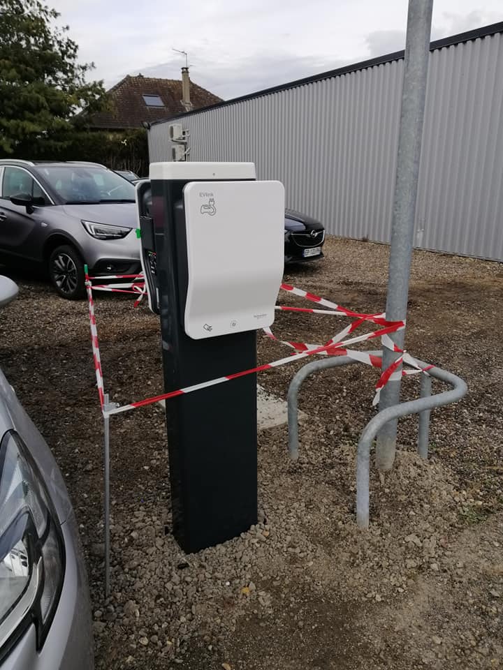 Installation bornes 22kw sur une concession auto, Opel à Vernon