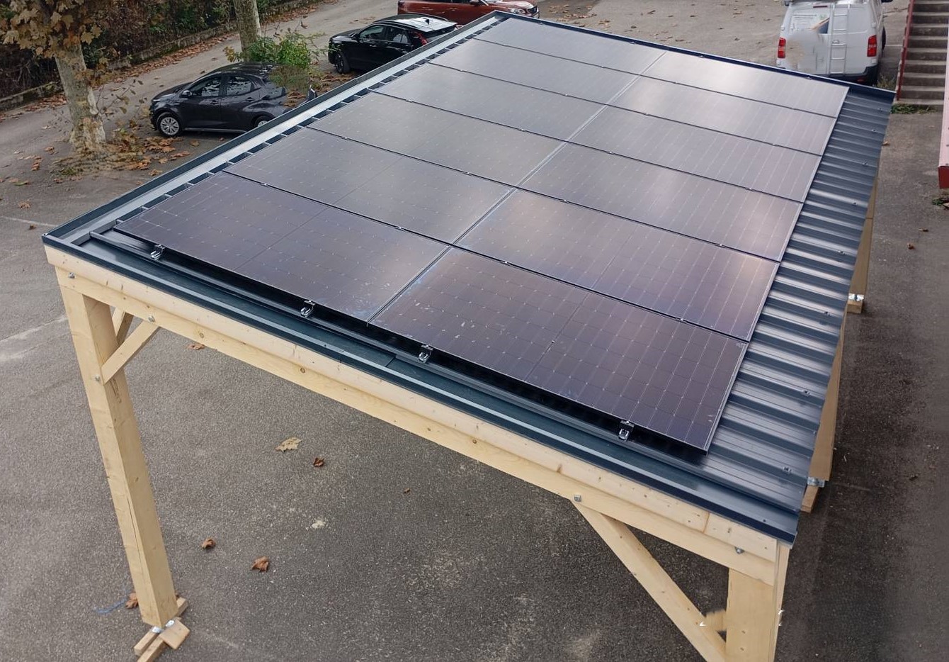 Carport photovoltaïque sur mesure 6 kWc