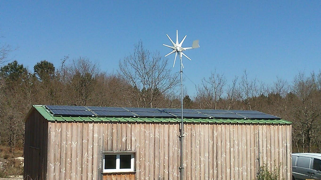 Système hybride éolien-solaire 