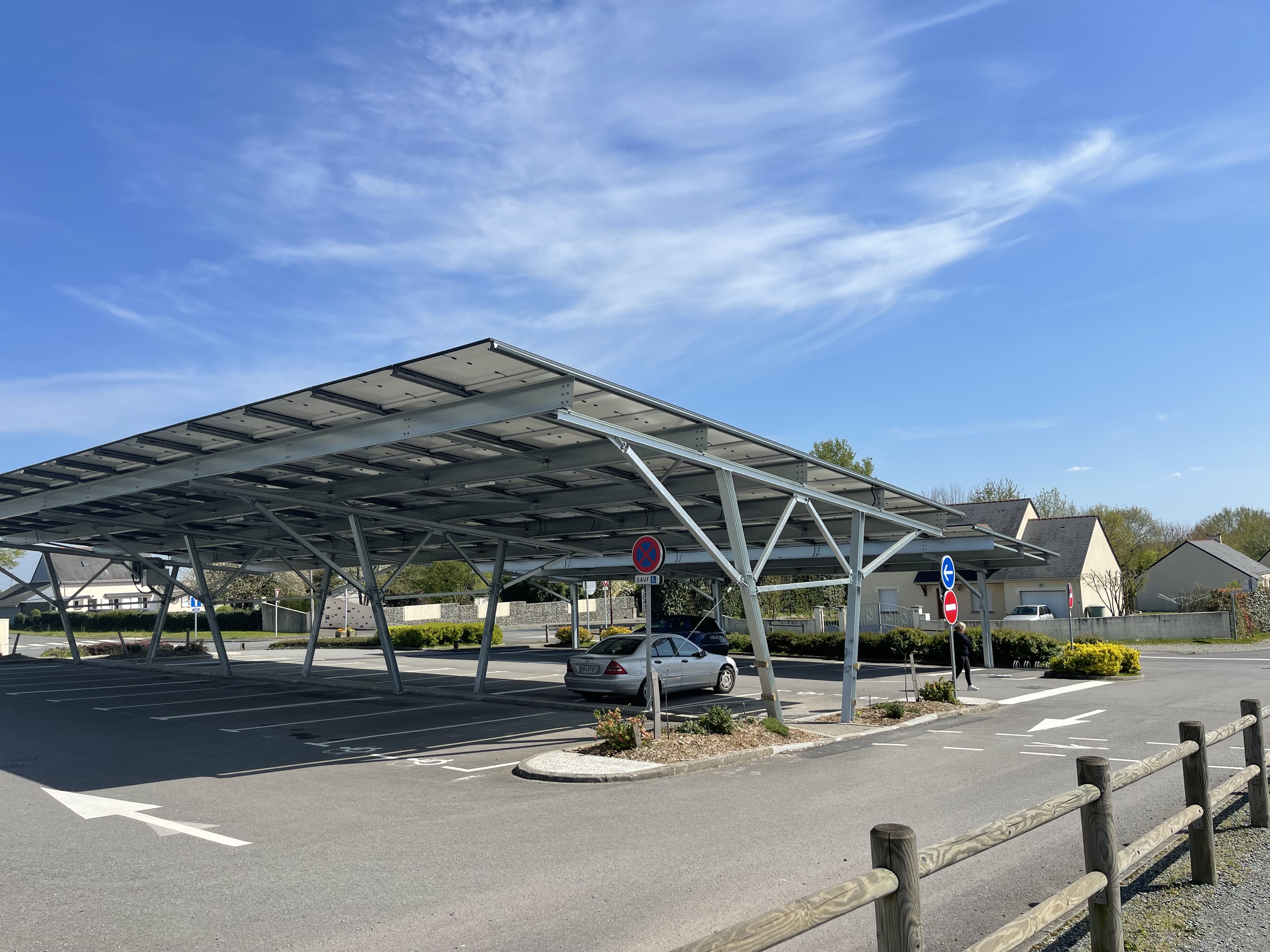 Ombrieres sur parking de 50kWc 