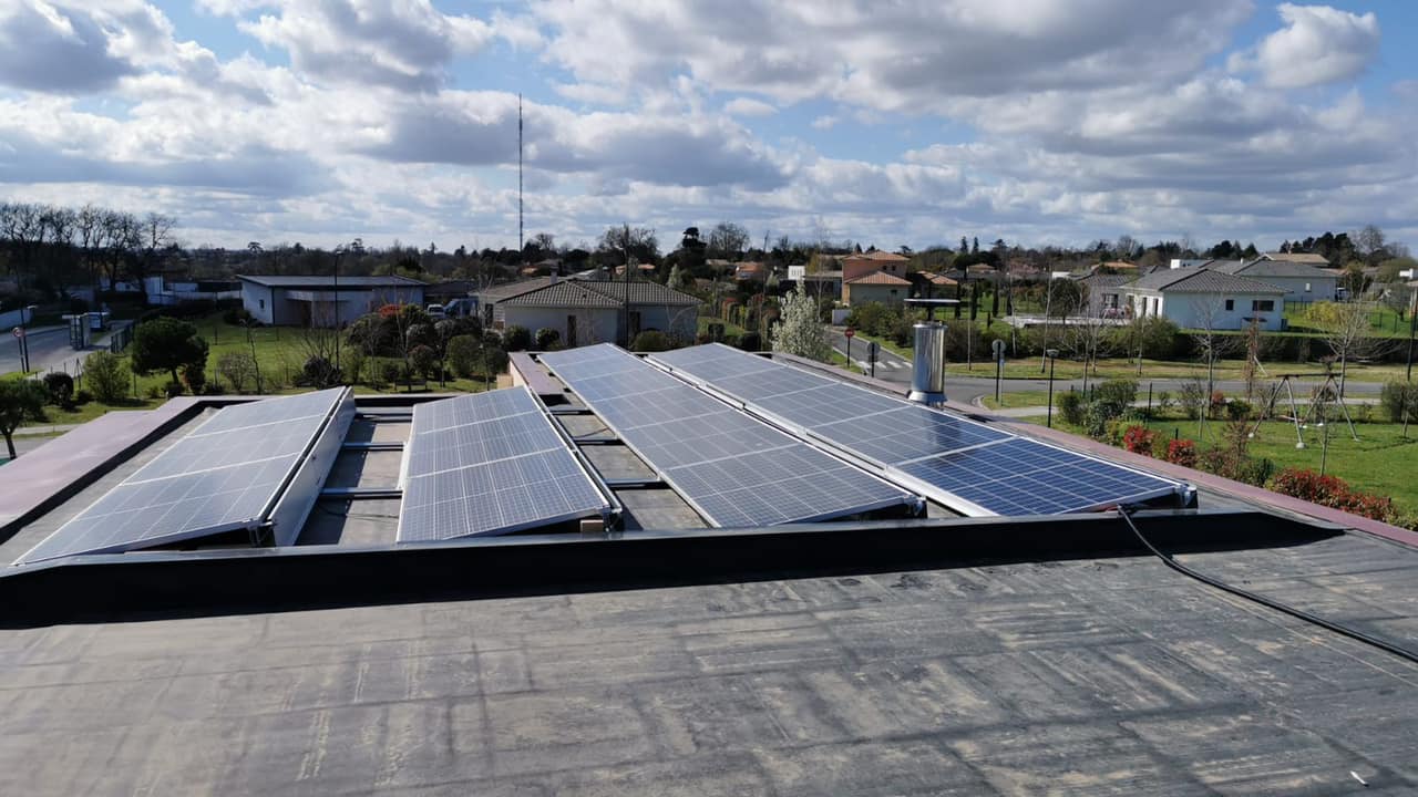 Installation de 18 panneaux - puissance de 6kWc - commune de Bouliac 33