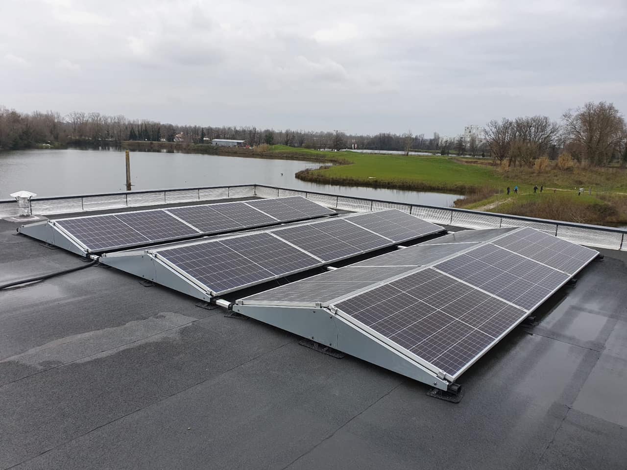 Installation de 18 panneaux avec stockage - Puissance de 6kW - Commune de Villenave d'Ornon 33