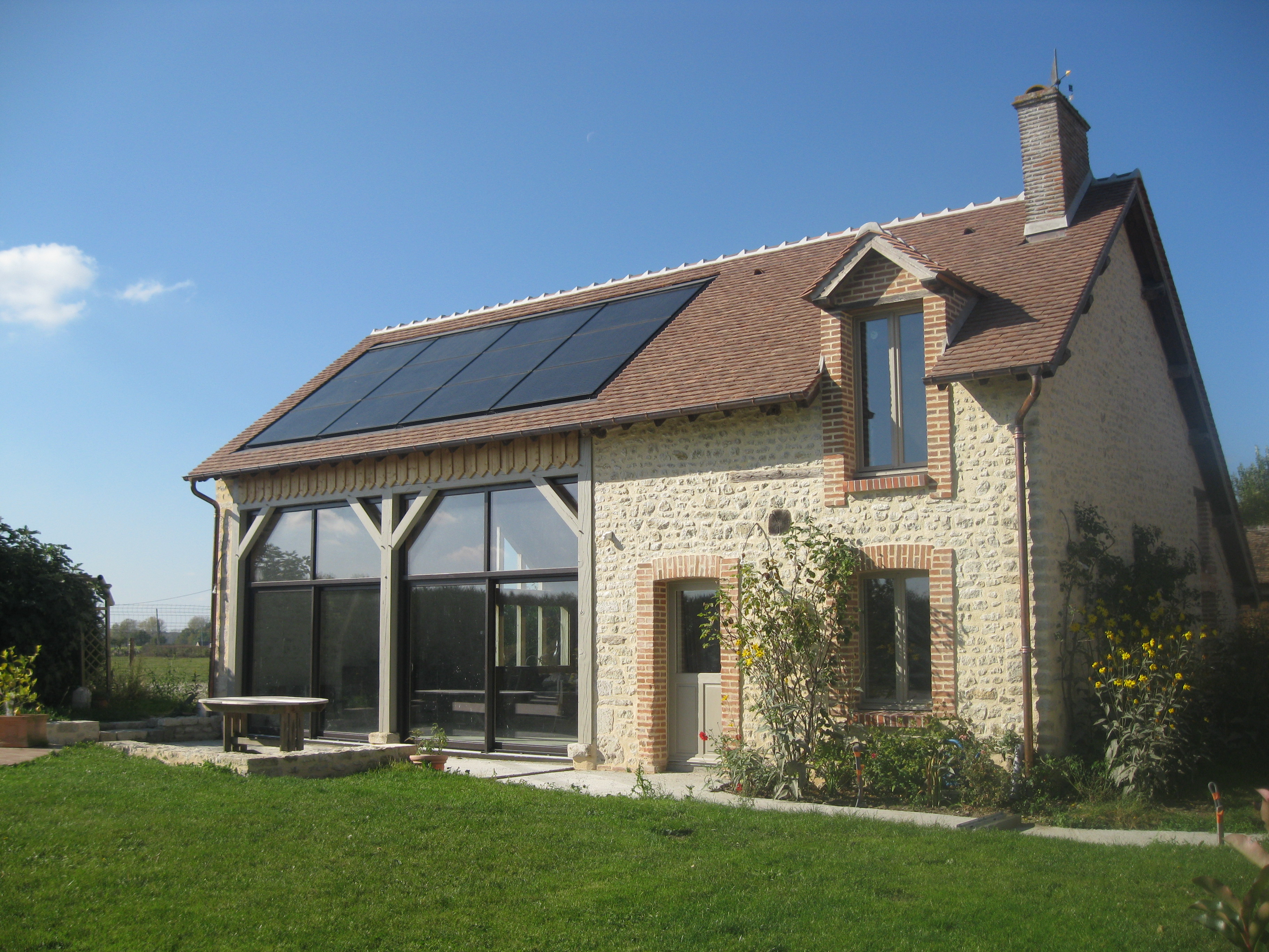 Installation solaire sur une maison d'habitation