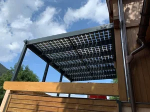 Pergola photovoltaïque de chez solar structure