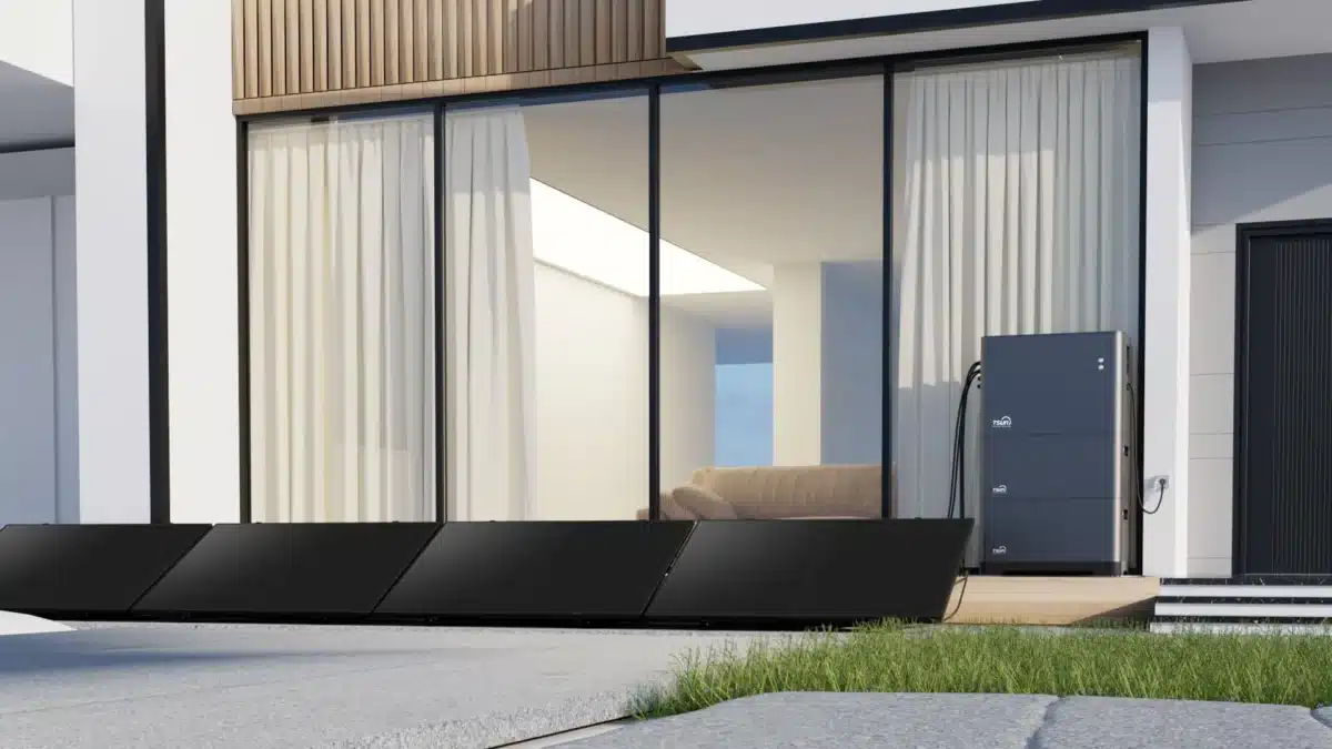 TSUN SolarTrunk scene