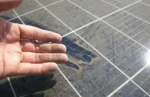 panneau solaire encrassé