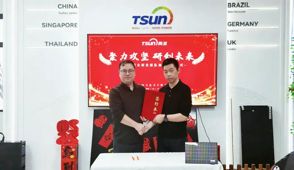 Photo : à gauche Andy Liu, directeur général de TSUN ; à droite Haoxing Liu, directeur R&D.